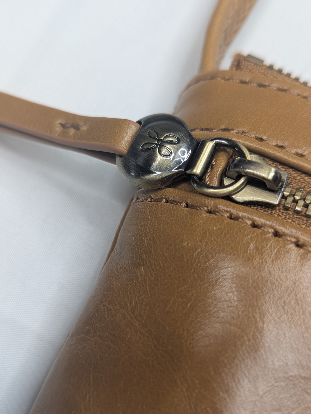 HOBO International Tan Leather Crossbody Pouch / Purse - Picture 10 of 16